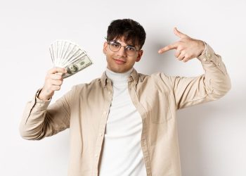 Rezeki Meledak! 12 Weton Ini Dapat Keberuntungan Finansial di Agustus