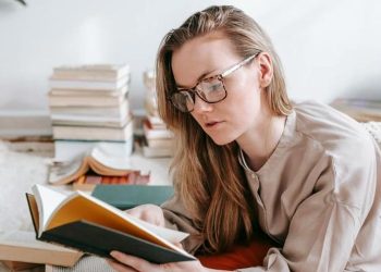 5 Tanda Orang Introvert Cerdas Emosional, Salah Satunya Kesadaran Diri Tinggi