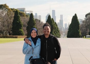 10 Foto Keluarga Permatasari Berjalan-jalan di Melbourne