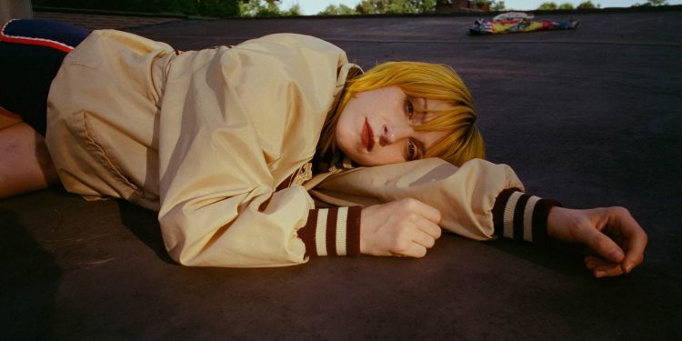 Hayley Williams Rilis 17 Lagu Sekaligus