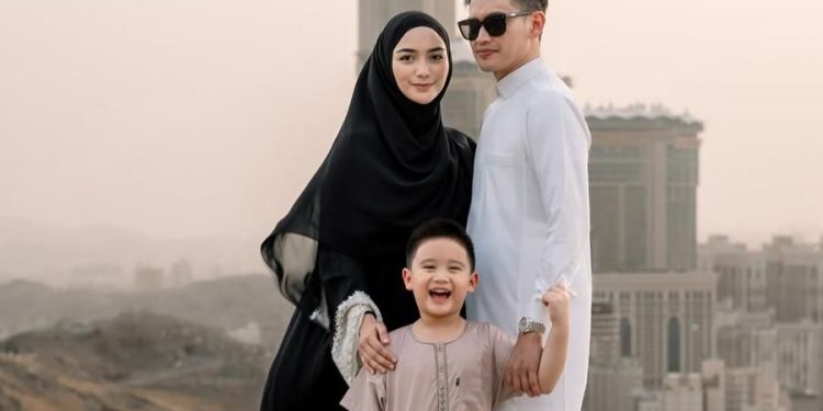 10 Foto Keluarga Citra Kirana di Jabal Khandamah yang Menakjubkan!