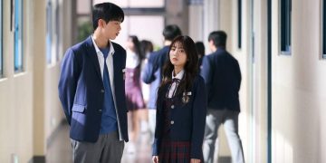 7 Perjalanan Emosional Cinta Pertama di Head Over Heels