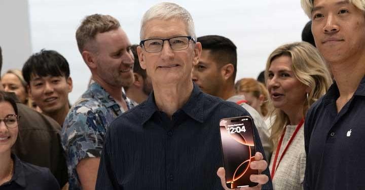 Apple Kena Biaya Tambahan 300 Juta Dolar Akibat Perang Dagang Trump