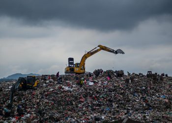 346 TPA di Jawa Barat Terkena Sanksi KLH, Termasuk Jalupang Karawang