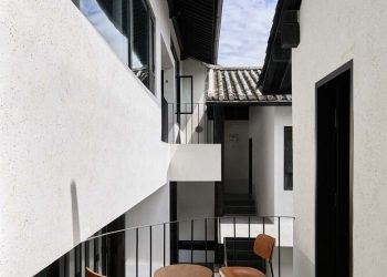 Cara Bersihkan Lantai Keramik Kusam dengan Mudah!