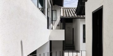 Cara Bersihkan Lantai Keramik Kusam dengan Mudah!