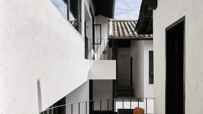 Cara Bersihkan Lantai Keramik Kusam dengan Mudah!