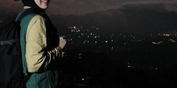10 Foto Natasha Rizky Mendaki Gunung Batur Bersama Teman, Seru!