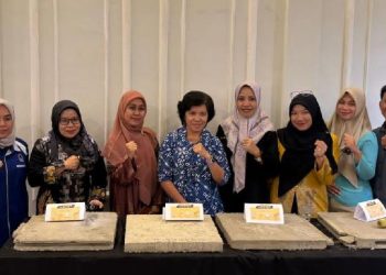 Dosen Gorontalo Ciptakan Panel Dinding dari Limbah Popok dan Bonggol Jagung