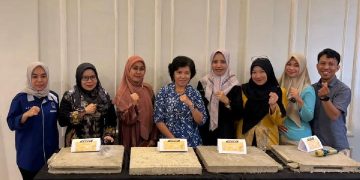 Dosen Gorontalo Ciptakan Panel Dinding dari Limbah Popok dan Bonggol Jagung