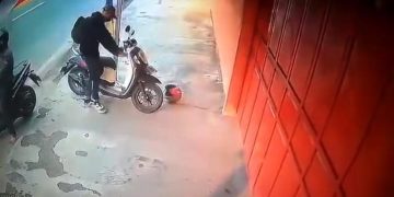 Pencuri Pemula Gagal Rampok Honda Scoopy, Terekam CCTV