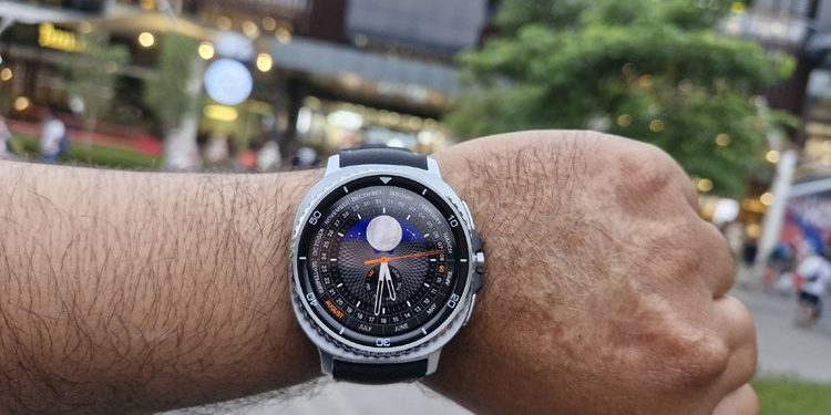 Ulasan Samsung Galaxy Watch 8 Classic: Gelang Putar Kembali, Desain Mewah, dan AI Canggih