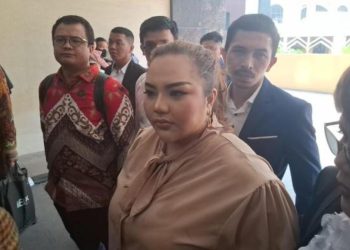 Lisa Mariana Klaim Dana dari Ridwan Kamil untuk Anak