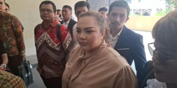Lisa Mariana Klaim Dana dari Ridwan Kamil untuk Anak
