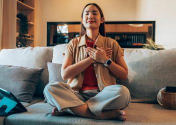 FOMO vs FOBO: Ancaman Kesehatan Mental di Dunia Digital, Cara Mengatasinya