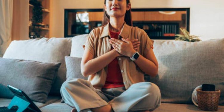 FOMO vs FOBO: Ancaman Kesehatan Mental di Dunia Digital, Cara Mengatasinya