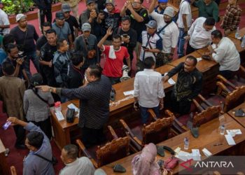 KPK: Bupati Pati Diduga Terima Suap, BNNP Riau Sita Ganja di Kampus