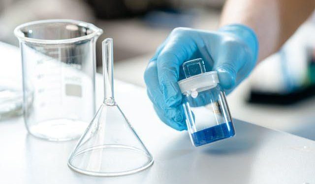 Apa Saja Kandungan Kimia dalam Air Keras?