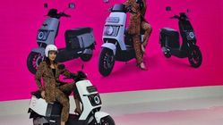 Polytron Fox 200: Motor Listrik Modern untuk Pengguna Wanita