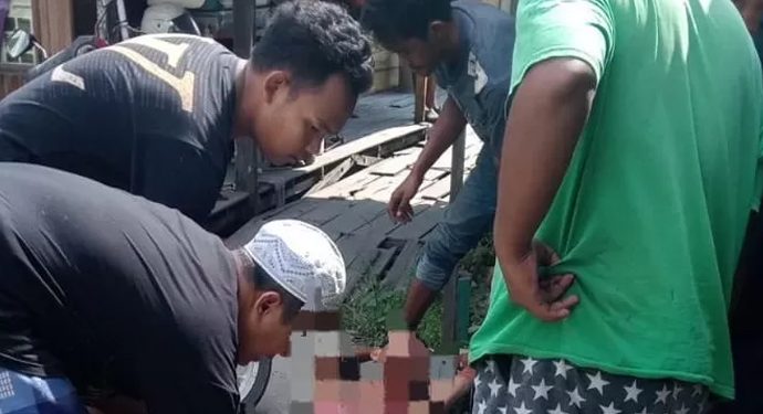 Pembobol Uang untuk Minum Arak, Peminum Langsung Dihancurkan dengan Pedang