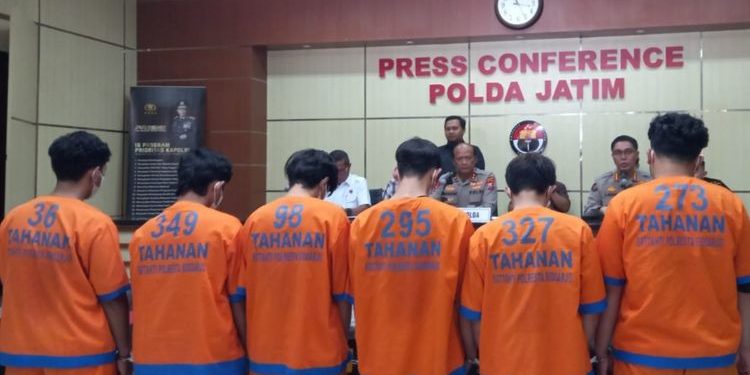 Polisi Tetapkan 8 Tersangka Kerusuhan Sidoarjo, Amankan Batu dan Buku Anarkisme