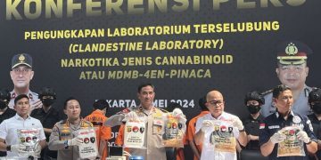 Polda Metro Jaya Ungkap Laboratorium Tembakau Sintetis Tersembunyi