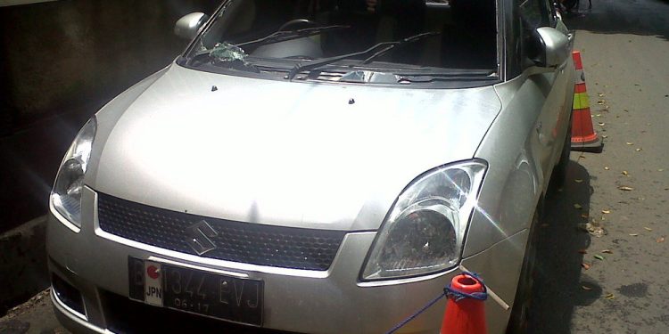 Geger Aksi Brutal Matel di Tangerang: Tusuk Pemilik Mobil Hingga Berlumuran Darah