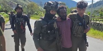 Pemilik Senjata Tajam Ilegal Diadili oleh Satgas Operasi Damai Cartenz