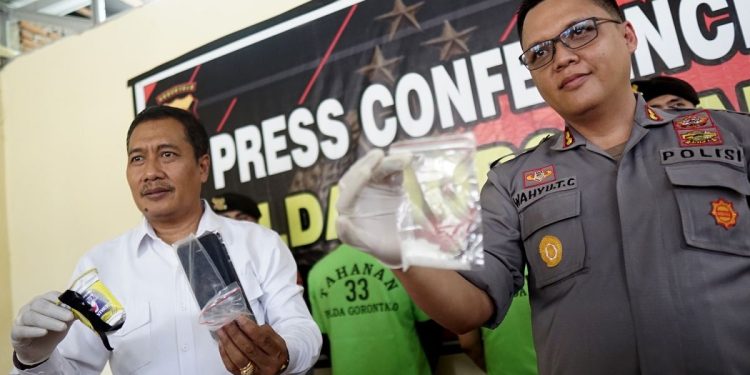 Bisnis sabu terungkap! Polisi Madiun tangkap dua tersangka bawa ratusan gram narkoba
